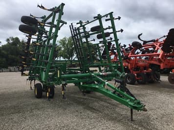 Main image John Deere 2210